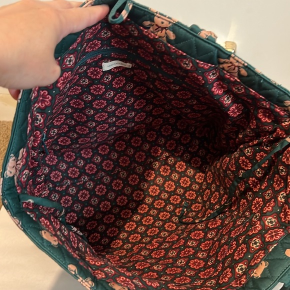 Vera Bradley Green Quilted Tote and Pouch Set with Teddy Bear Print - Picture 10 of 14